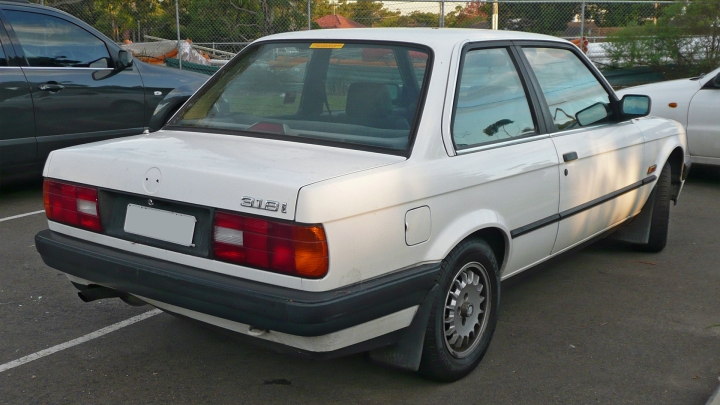 БМВ E30 Купе (1982)